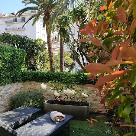 Hotel De Provence 3*