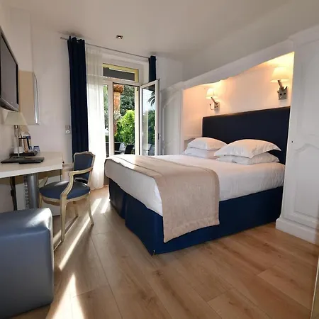 فندق De Provence 3*