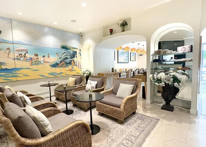 De Provence Отель