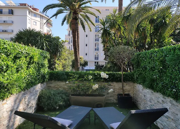 De Provence Отель 3*