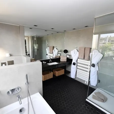 Hotel De Provence 3*