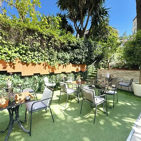 De Provence Отель 3*