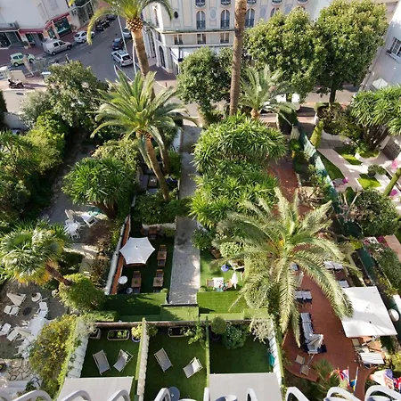 De Provence Отель 3*